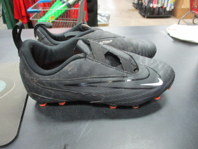 Load image into Gallery viewer, Used Nike Phantom GX Youth Size 2 Cleats
