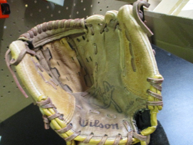 Load image into Gallery viewer, Used Wilson Cat 10&quot; Fastpitch Glove
