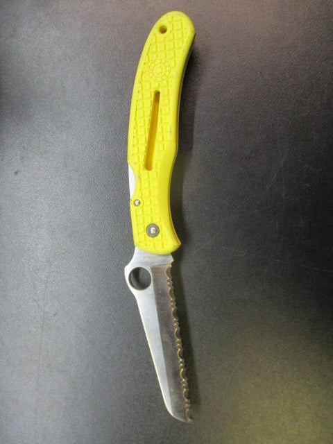 Load image into Gallery viewer, Used Vintage Clipit Rescue SpyderCo Folding Knife
