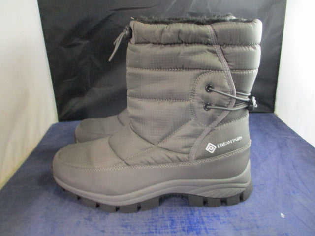 Load image into Gallery viewer, Used Dream Pairs Snow Boots Adult Size 8
