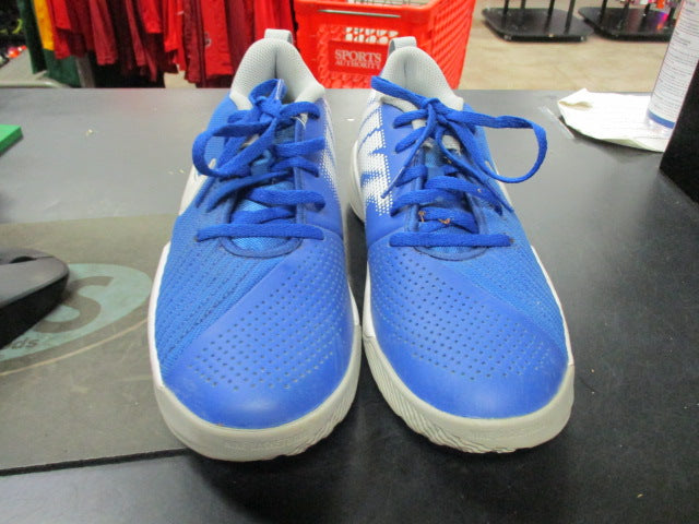 Load image into Gallery viewer, Used Nike Team Hustle Quick Size Youth 6.5 Basketball Shoes
