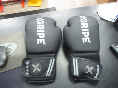 Used Xgripe 10 OZ Boxing Gloves