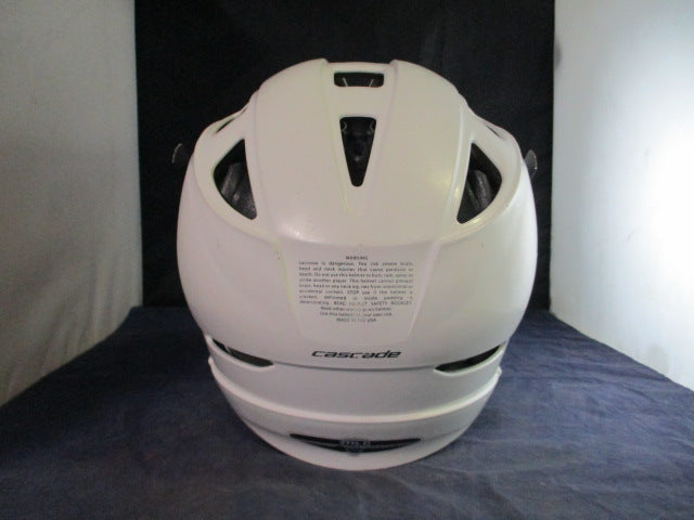 Load image into Gallery viewer, Used Cascade Pro 7 Lacrosse Helmet w/ Chinstrap
