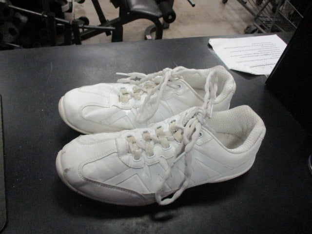 Load image into Gallery viewer, Used Chasse Cheer Shoes Size 7.5
