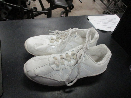 Used Chasse Cheer Shoes Size 7.5