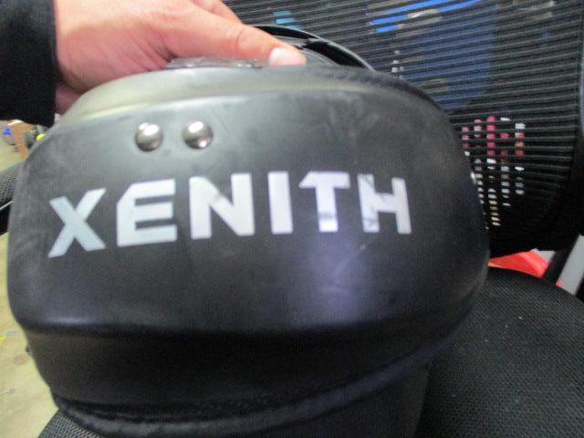 Load image into Gallery viewer, Used Xenith Flyte 2 Youth Large Football Shoulder Pads
