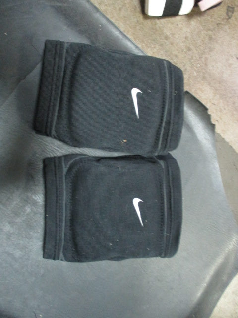 Used Nike Size XL/2XL Knee Pads