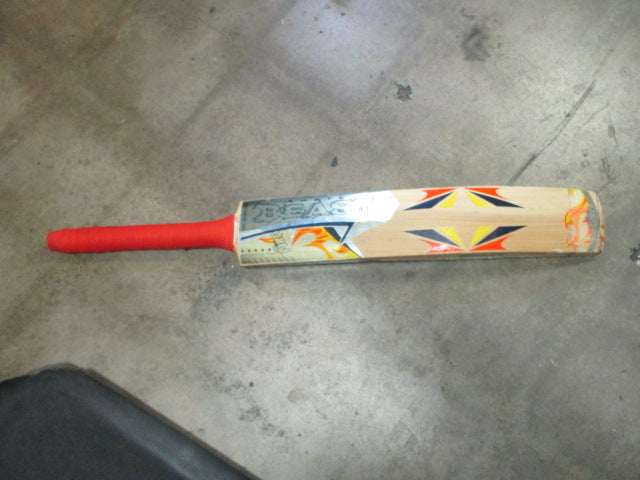 Load image into Gallery viewer, Used Angry Beast English Willow Fire Cricket Bat 2lb 12oz.
