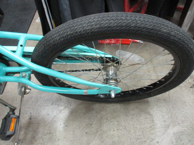 Load image into Gallery viewer, Used Retrospec Koda Size 20&quot; Kids Bike (Seat Is Torn)
