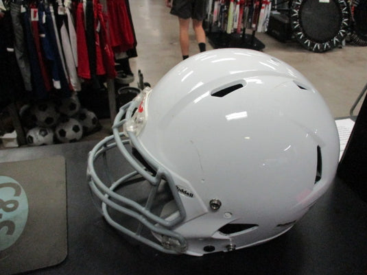 Used Riddell Victor Football Helmet Youth XXS/XS Initial Season : 2022