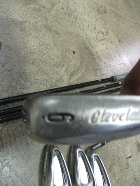 Load image into Gallery viewer, Used Cleveland Launcher Senior Iron Set 4-9, PW- RH
