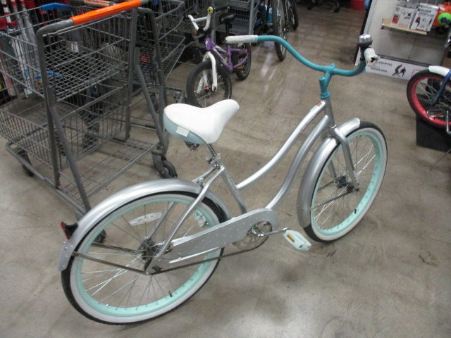 Load image into Gallery viewer, Used Huffy Cranbrook 24&quot; Cruiser Bicycle
