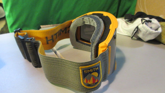 Smith Squad Mag Snow Goggles Color: Sunrise