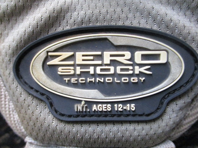 Load image into Gallery viewer, Used Easton Intermediate Zero Shock Chest Protector Youth Age 12-15
