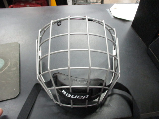 Load image into Gallery viewer, Used Bauer Hockey Size Med Helmet Mask
