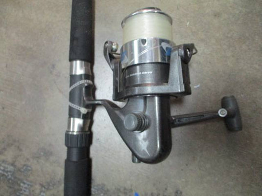 Used XC15-556 8' 2-Piece Medium /Deep Sea Fishing Pole Combo Missing Crank