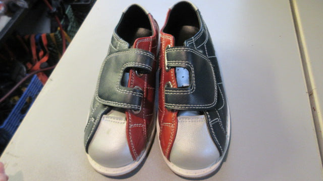 Load image into Gallery viewer, Used Classic Bowling Shoes Size 1
