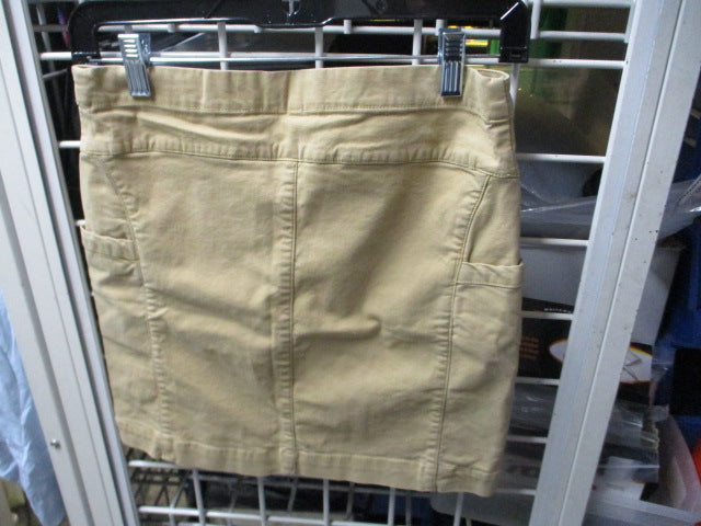 Load image into Gallery viewer, Used Toad &amp; Co Khaki Cargo Skirt Size 0
