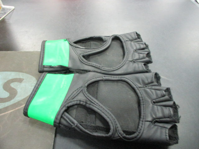 Load image into Gallery viewer, Used Century Brave Size X/XL Martial Arts Gloves
