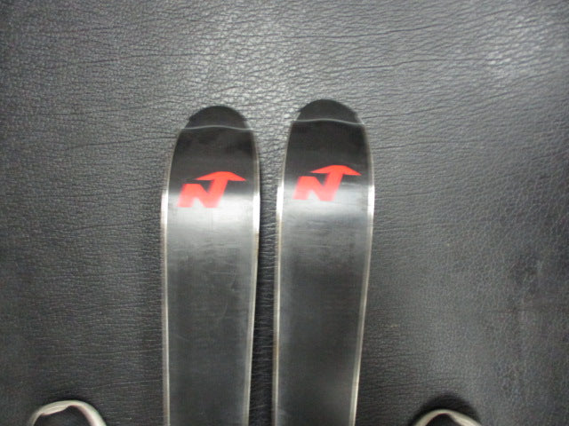 Load image into Gallery viewer, Used Nordica 156CM Downhill Skis With Tyrolia Bindings
