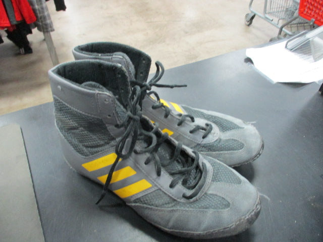 Load image into Gallery viewer, Used Adidas Wrestling Shoes Size 6.5
