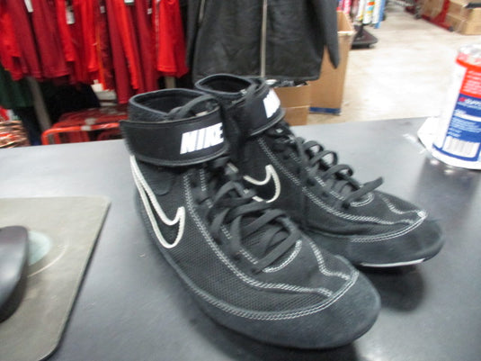 Used Nike Wrestling Shoes Size 8