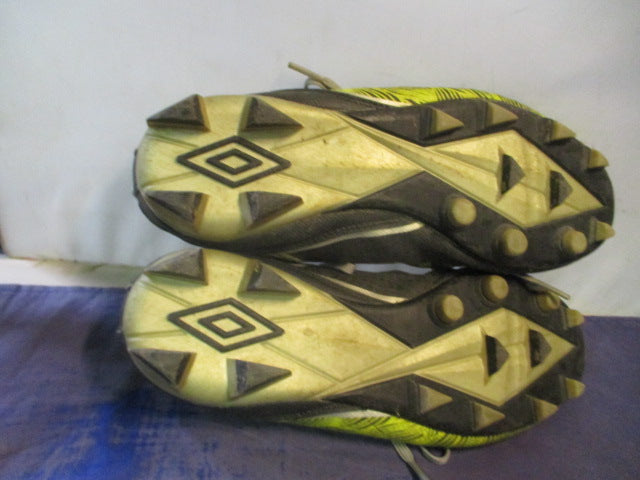 Load image into Gallery viewer, Used Umbro Spyro Soccer Cleats Adult Size 7.5
