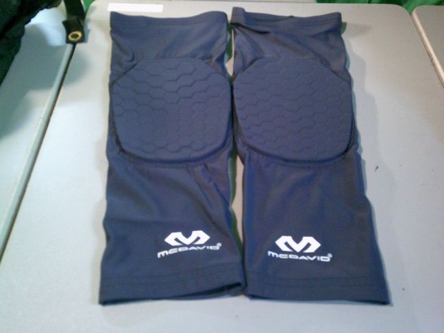 Load image into Gallery viewer, Used McDavid Padded Knee Sleeves Size XL - NAVY
