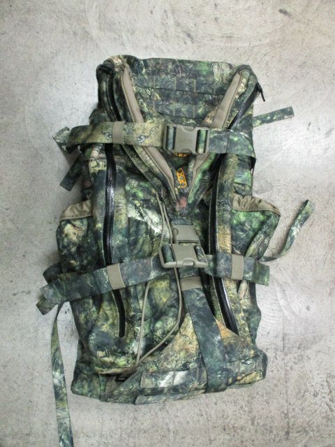 Load image into Gallery viewer, Used Ederlestock M5 RMEF Team Elk Pack Hunting Gear Bag w/Rain Cover &amp; Sling Bag
