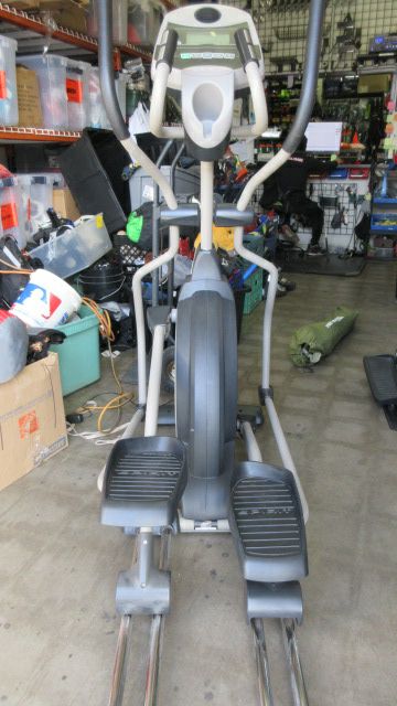 Load image into Gallery viewer, Good Condition Spirit ZE120 Elliptical
