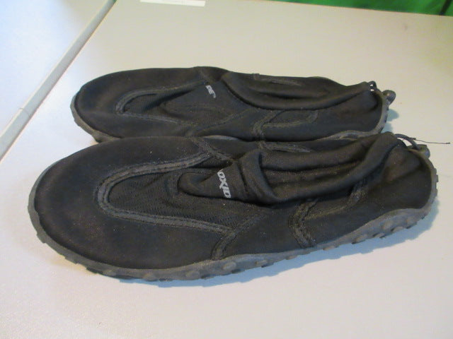 Load image into Gallery viewer, Used Oxide Water Shoes Size 1
