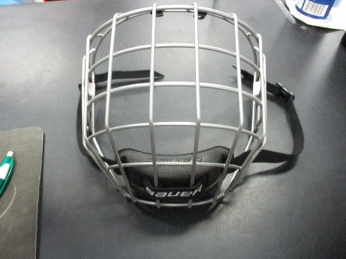 Used Bauer Size Medium Face Mask