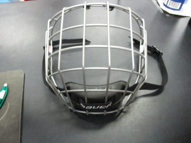 Load image into Gallery viewer, Used Bauer Size Medium Face Mask
