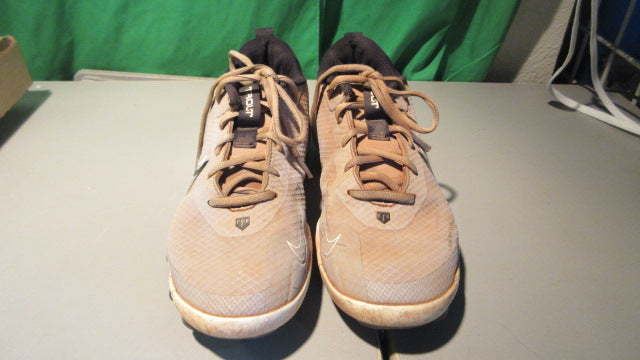 Load image into Gallery viewer, Used Nike Trout Low Rim Youth 6Y Baseball Cleats
