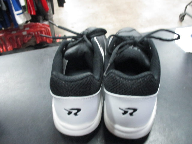 Load image into Gallery viewer, Used Ringor Flite Turf Cleats Size 9.5 - Like New Condition
