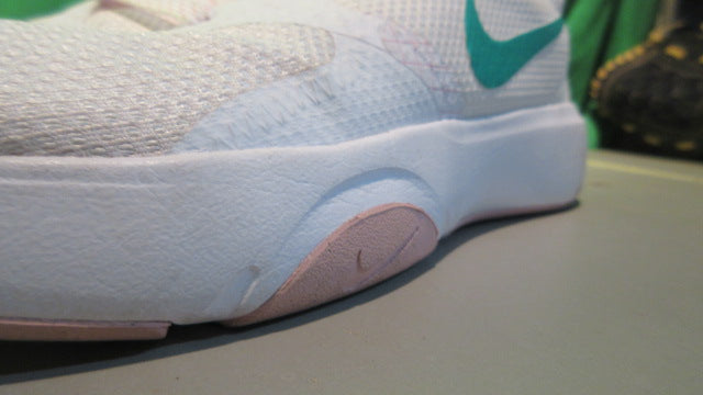 Load image into Gallery viewer, Used Nike City Rep TR Womens 8.5 Shoes
