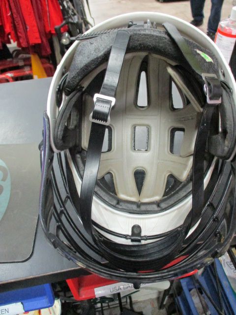 Load image into Gallery viewer, Used Cascade CPV-R Lacrosse Helmet S/M
