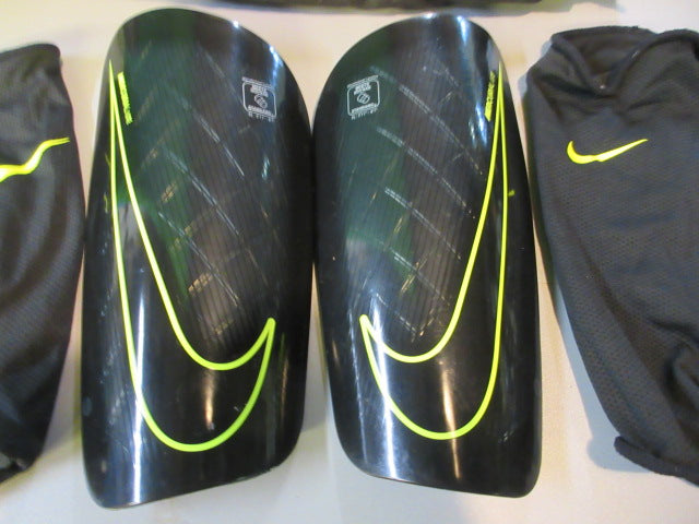 Load image into Gallery viewer, Used Nike Mercurial Lite Shin Guards With Sleeves Size XL 5&#39;11-6&#39;7&quot;
