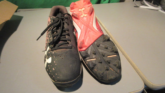 Used Under Armour Youth Leadoff Low RM 2.5Y Softball Cleats