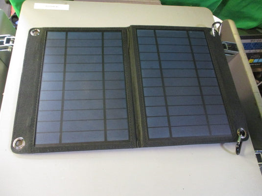 Used Atom Sorin Solar Charger Model 79024