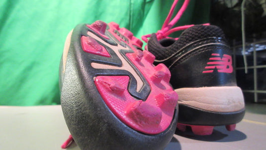 Used New Balance Youth 13.5Y Cleats