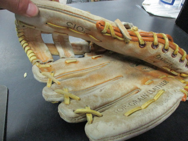 Load image into Gallery viewer, Used Spalding Players Series Pro Model Size 13&quot; Glove - needs lace
