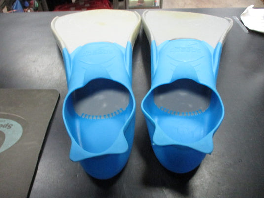 Used Speedo Size Medium 7/8 Dive fins