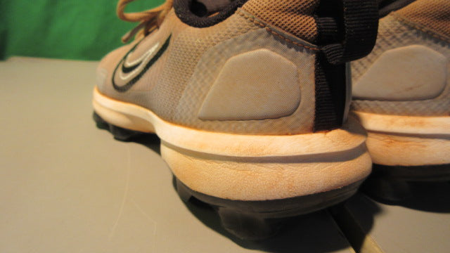 Load image into Gallery viewer, Used Nike Trout Low Rim Youth 6Y Baseball Cleats
