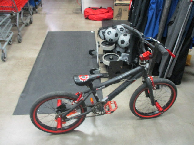 Load image into Gallery viewer, Used Razor Black Label 18&quot; Bmx Bike
