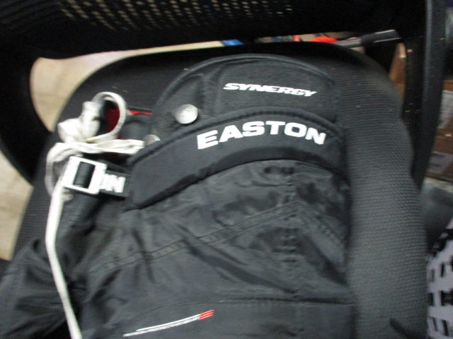 Load image into Gallery viewer, Used Easton Synergy size Small Hockey Breezers
