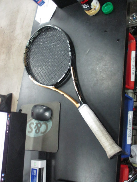 Load image into Gallery viewer, Used Wilson Blade 98 27&quot; Tennis Racquet
