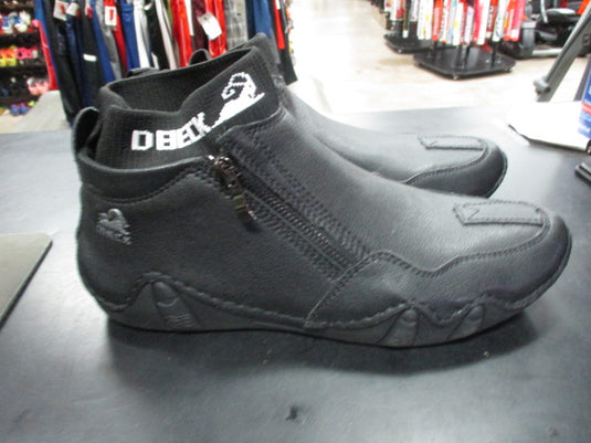 Used Dbeck Size 8.5 Slip On