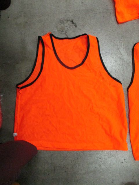 Load image into Gallery viewer, Used Youth Orange Pinnies  - Set of 5
