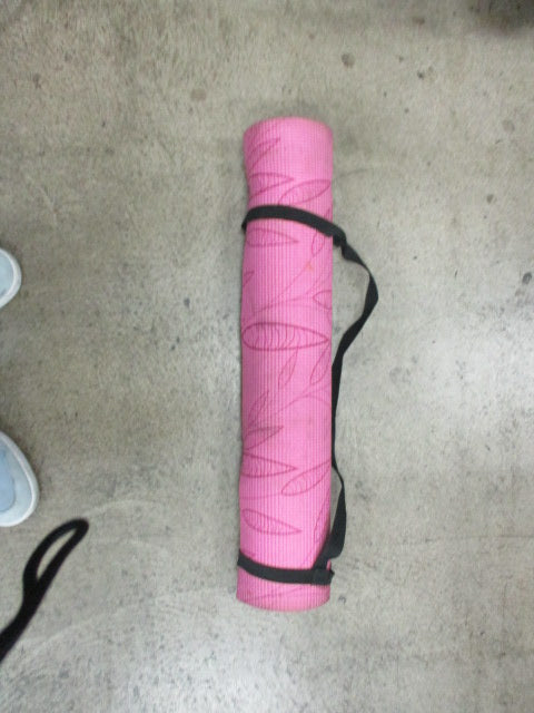 Used  Size 67" x 24" Yoga Mat